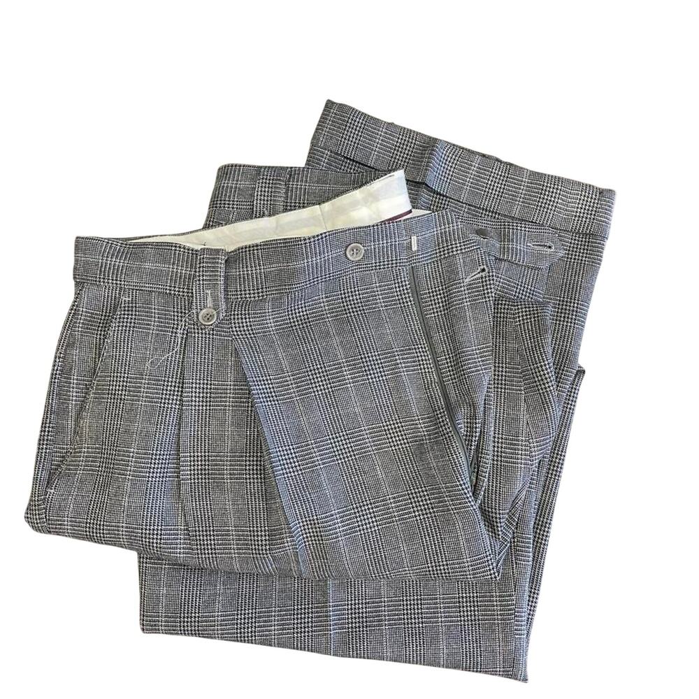 Mens size 40/32 grey plaid